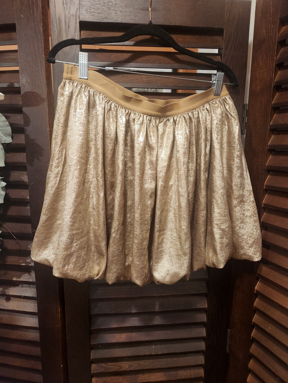 Lulu's Metallic Gold Mini Bubble Skirt - Picture 4 of 4